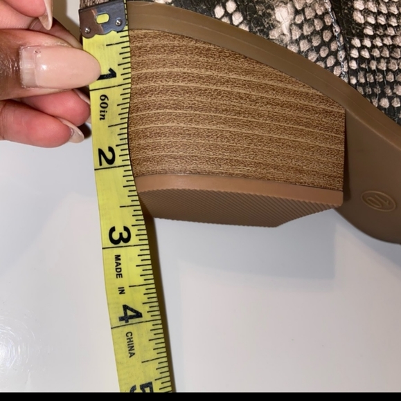 Universal Thread snake print Cari Cut Out Ankle Bootie sz 10 black tan - Picture 9 of 9